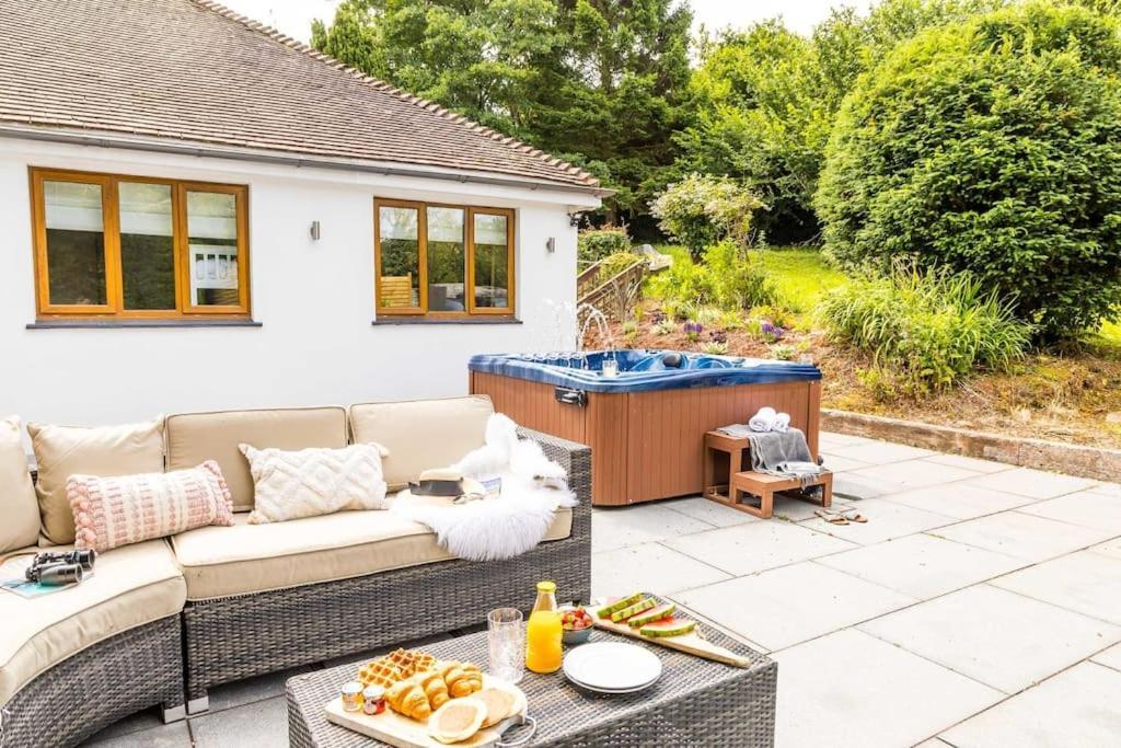 Bramblewood - Cosy Chic, Hot Tub, Close To Beach Stokeinteignhead Exterior foto