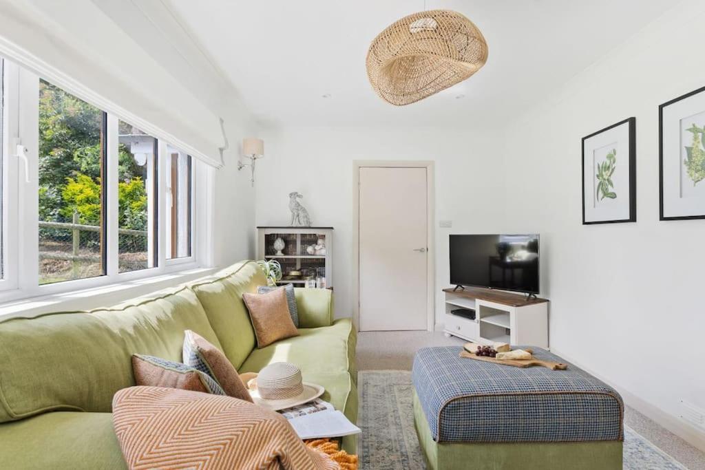 Bramblewood - Cosy Chic, Hot Tub, Close To Beach Stokeinteignhead Exterior foto