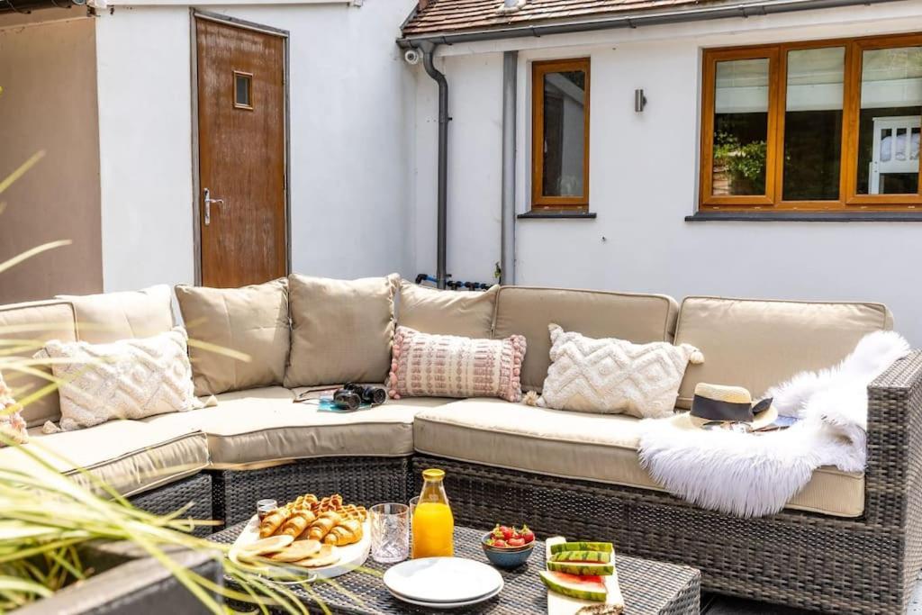 Bramblewood - Cosy Chic, Hot Tub, Close To Beach Stokeinteignhead Exterior foto